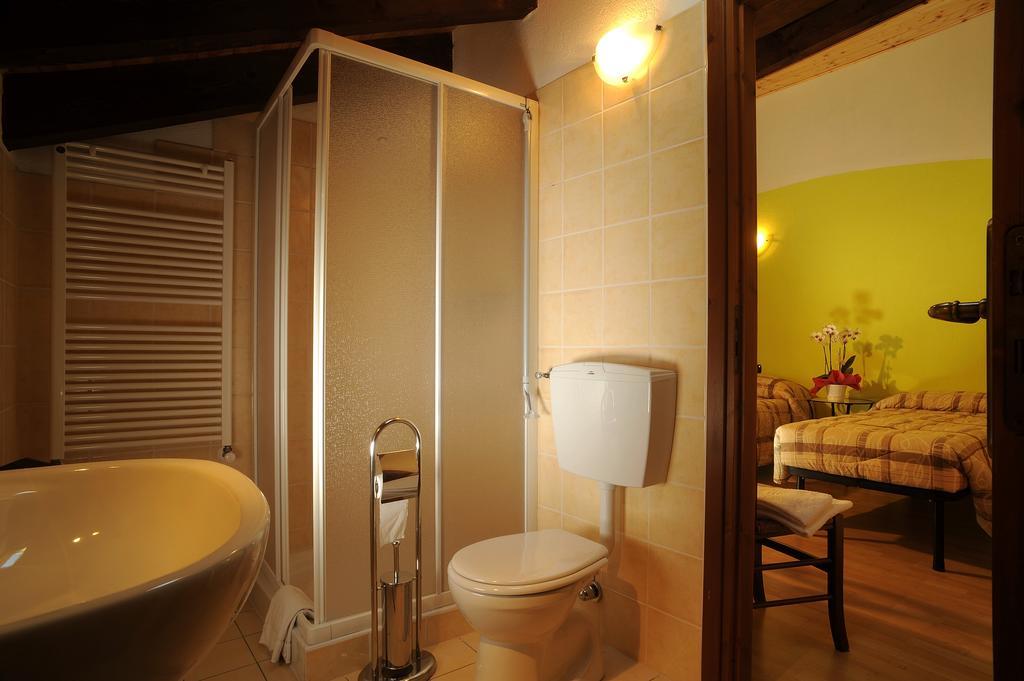 Maison Lombard Hotel Verrayes Quarto foto