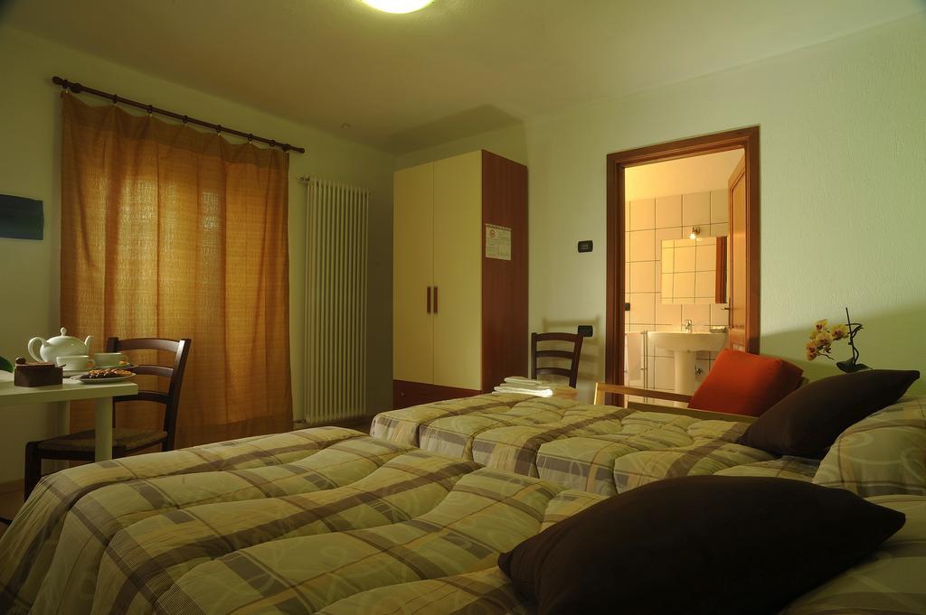 Maison Lombard Hotel Verrayes Quarto foto